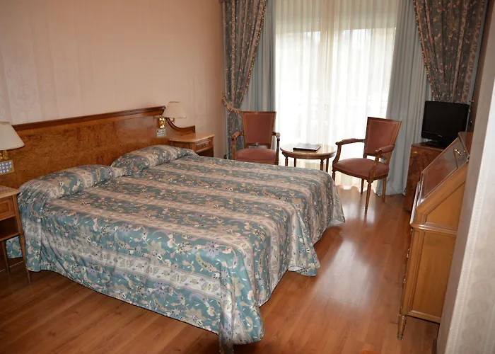 Otel Grand Bristol 4*