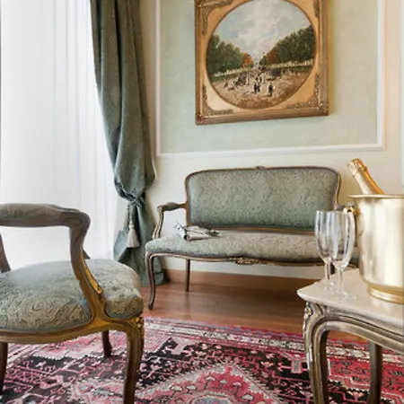 Grand Bristol Hotel 4*